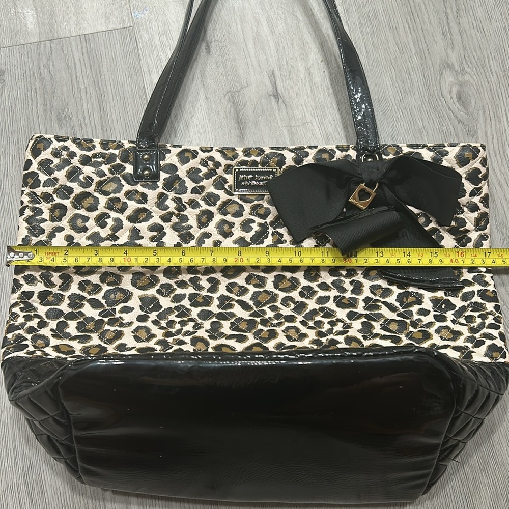 Betsy Johnson Rare Large Leopard Print Tote Bag w/ Black Accents and Bow Tie NEW - Picture 9 of 14